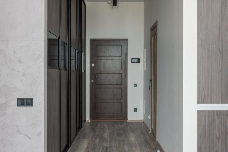 Isoler phoniquement une porte